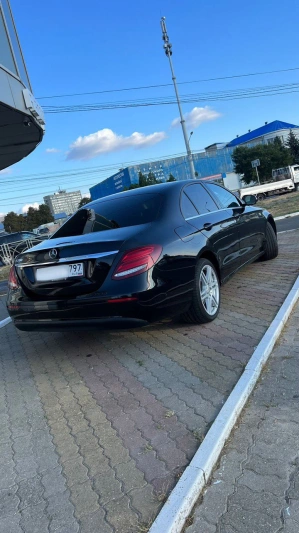 Mercedes E