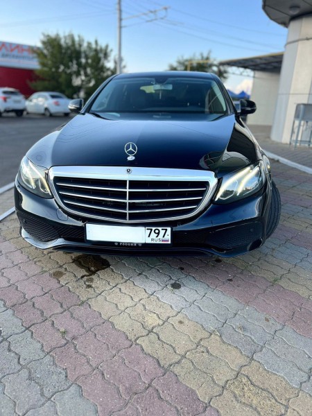 Mercedes E